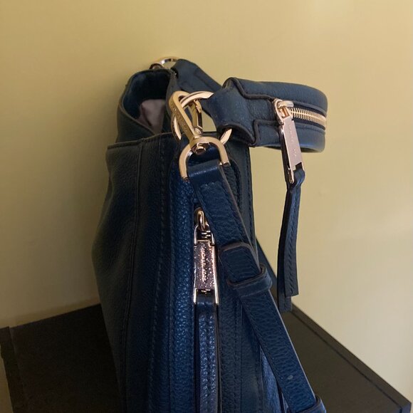 Michael Kors Julia Medium Hobo Bag - Picture 2 of 12